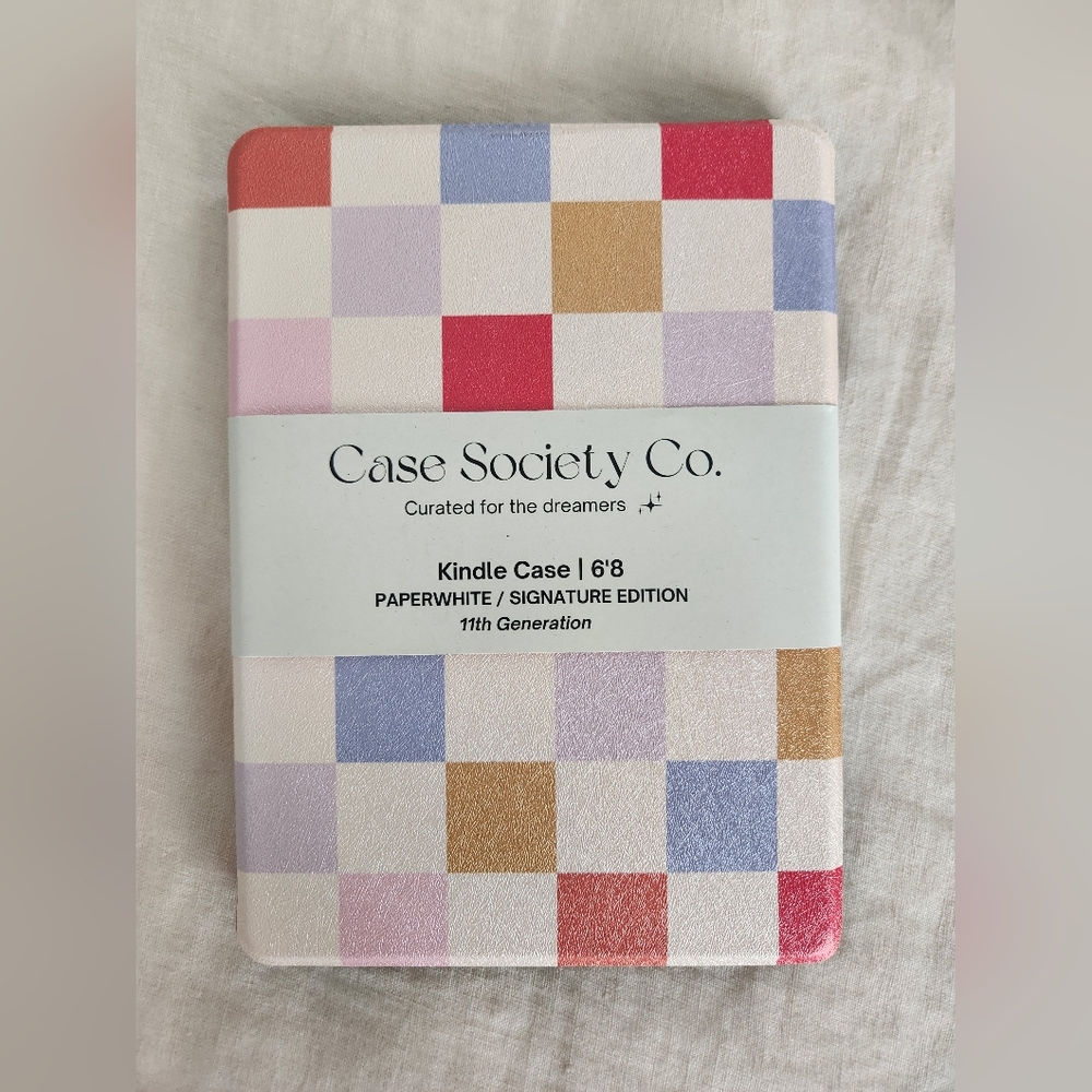 Case Society Co. - Chapter Checks Kindle Case - Picture 3 of 5